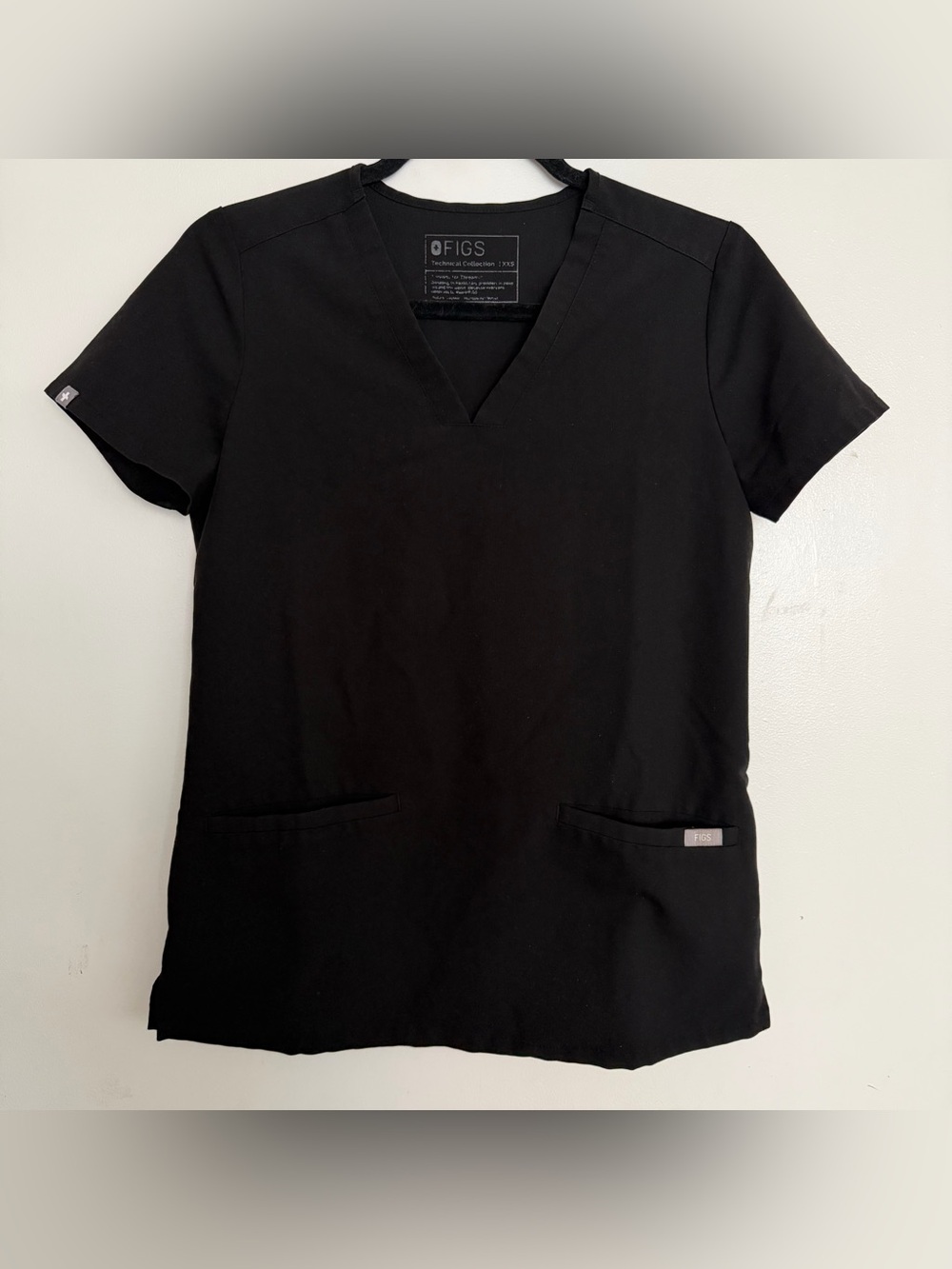 Women’s FIGS Casma Three-Pocket Scrub Top Black 3211 Size XXS